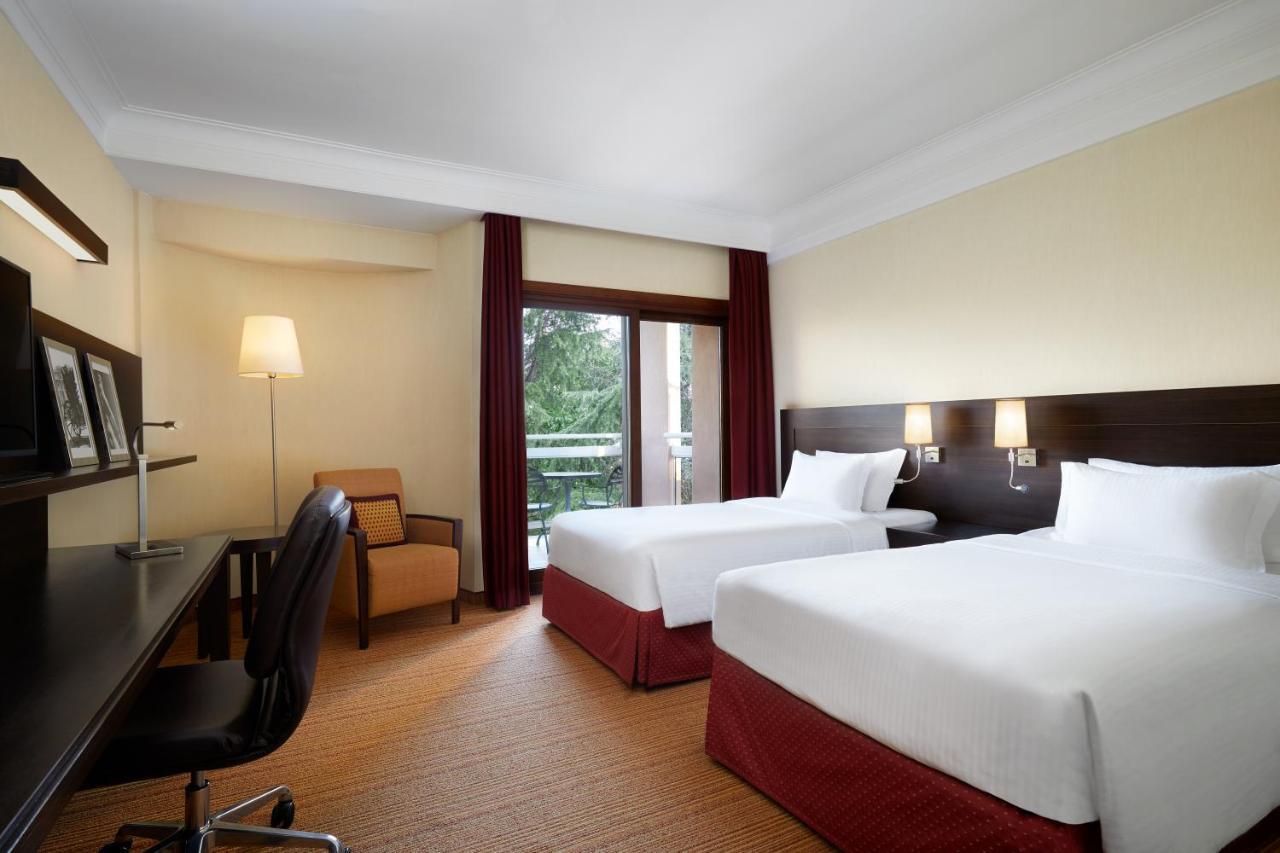 Courtyard By Marriott Rome Central Park Exterior photo