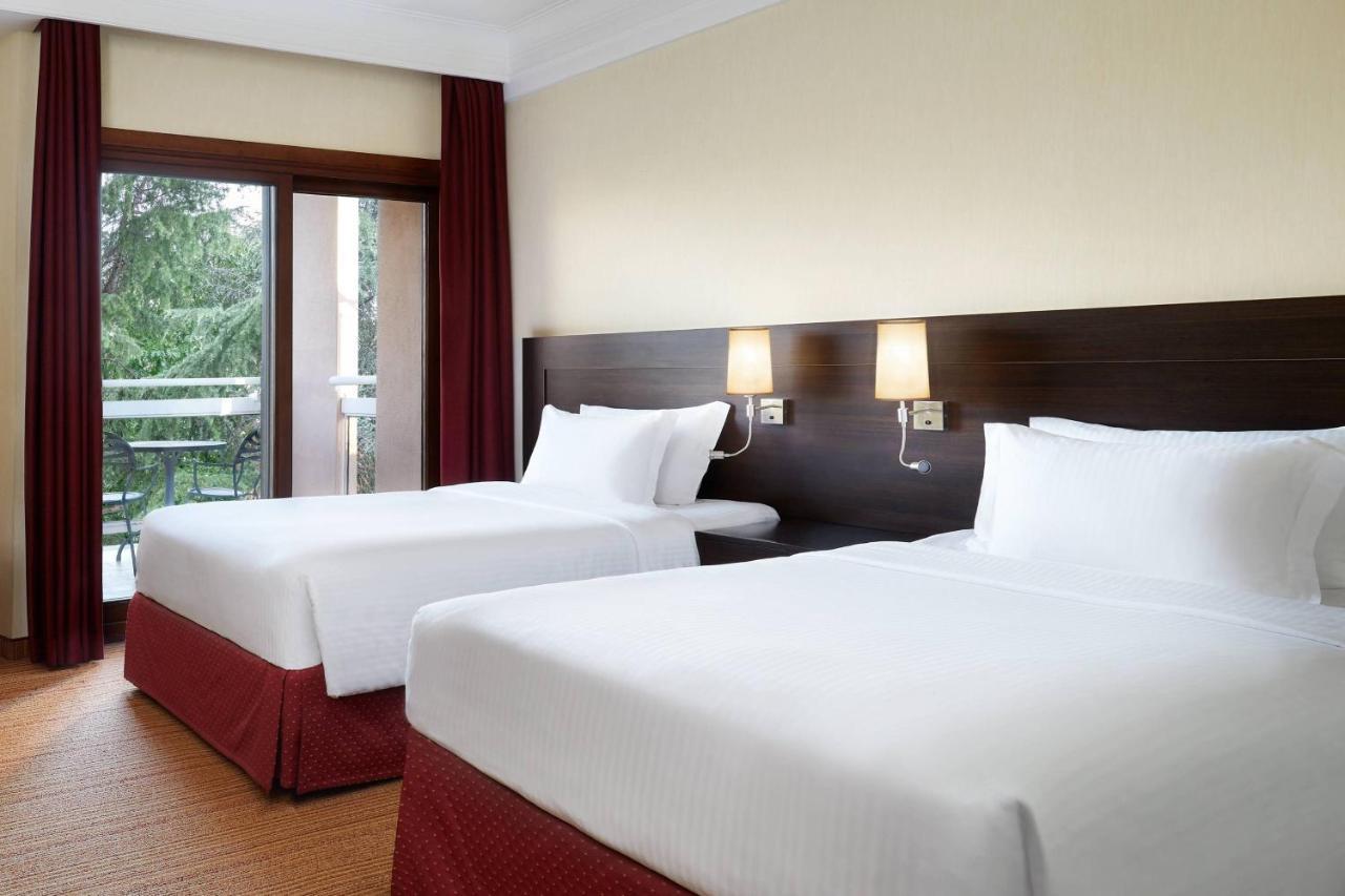 Courtyard By Marriott Rome Central Park Exterior photo