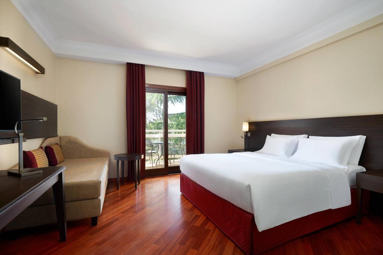 Courtyard By Marriott Rome Central Park Exterior photo