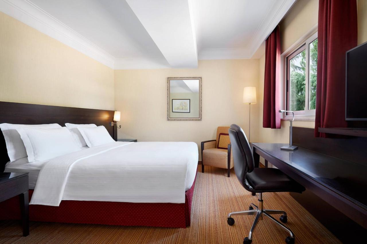 Courtyard By Marriott Rome Central Park Exterior photo