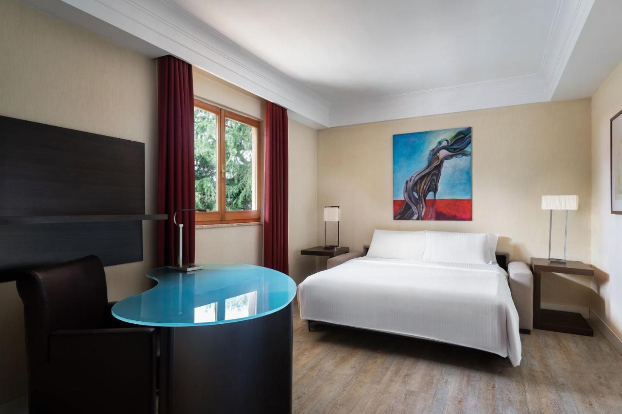 Courtyard By Marriott Rome Central Park Exterior photo