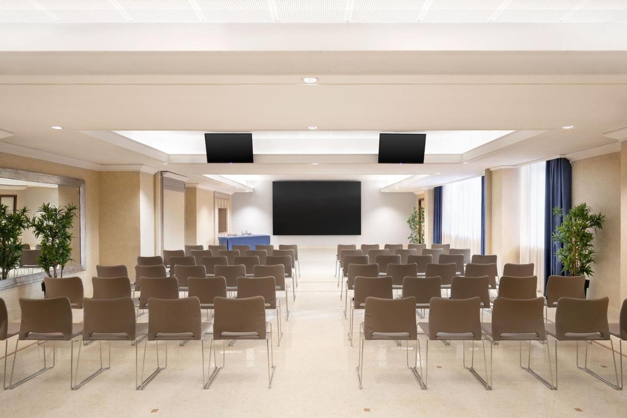 Courtyard By Marriott Rome Central Park Exterior photo