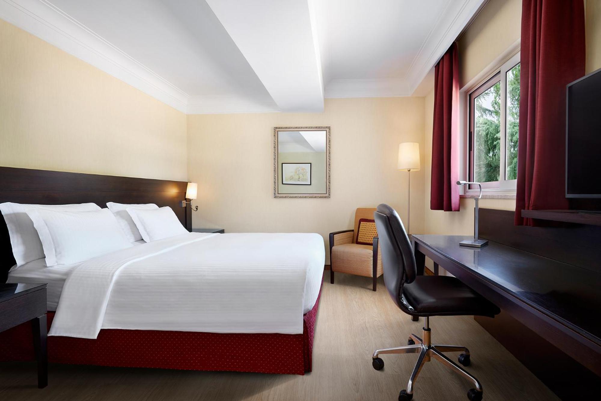 Courtyard By Marriott Rome Central Park Exterior photo