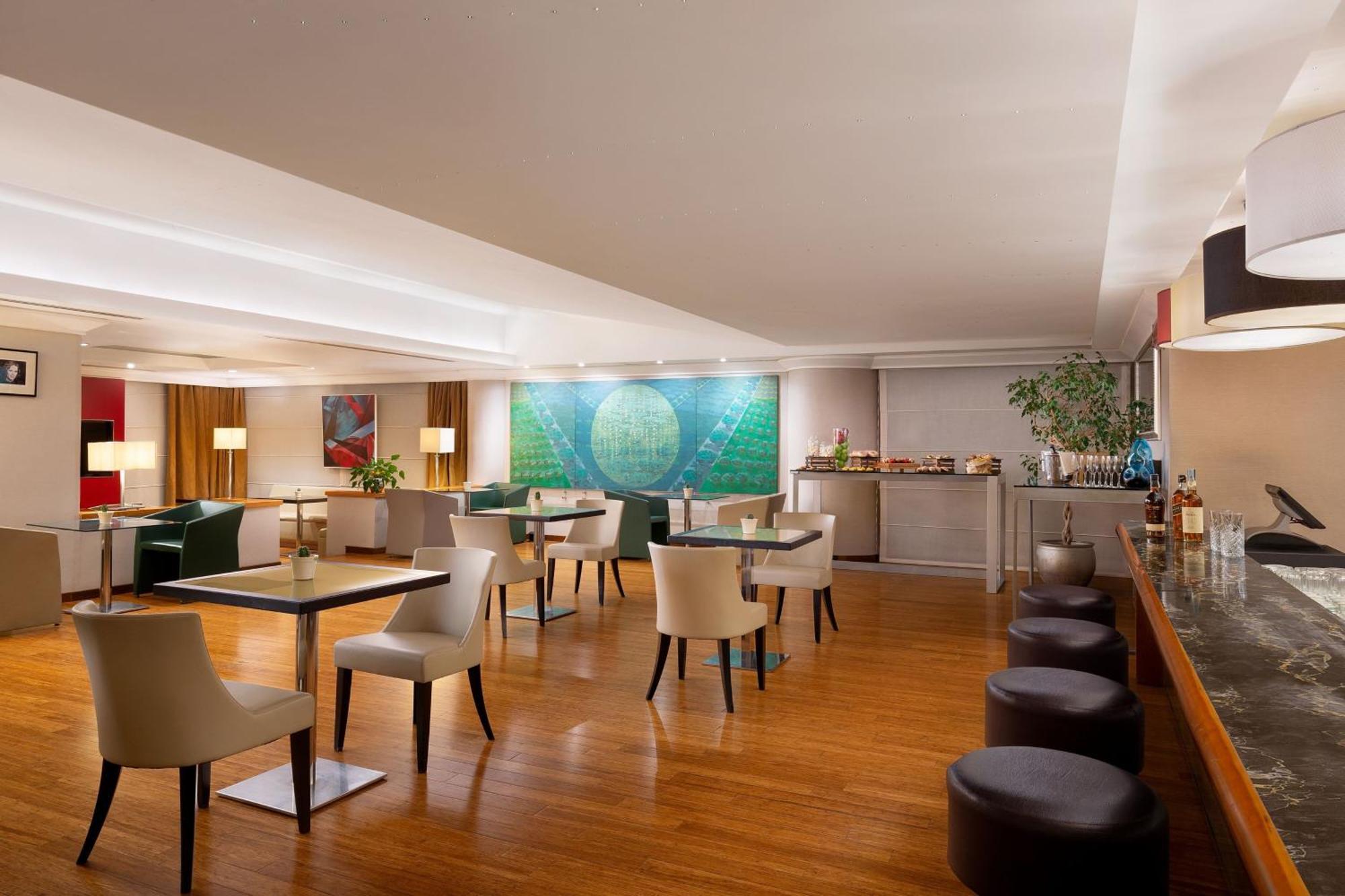 Courtyard By Marriott Rome Central Park Exterior photo