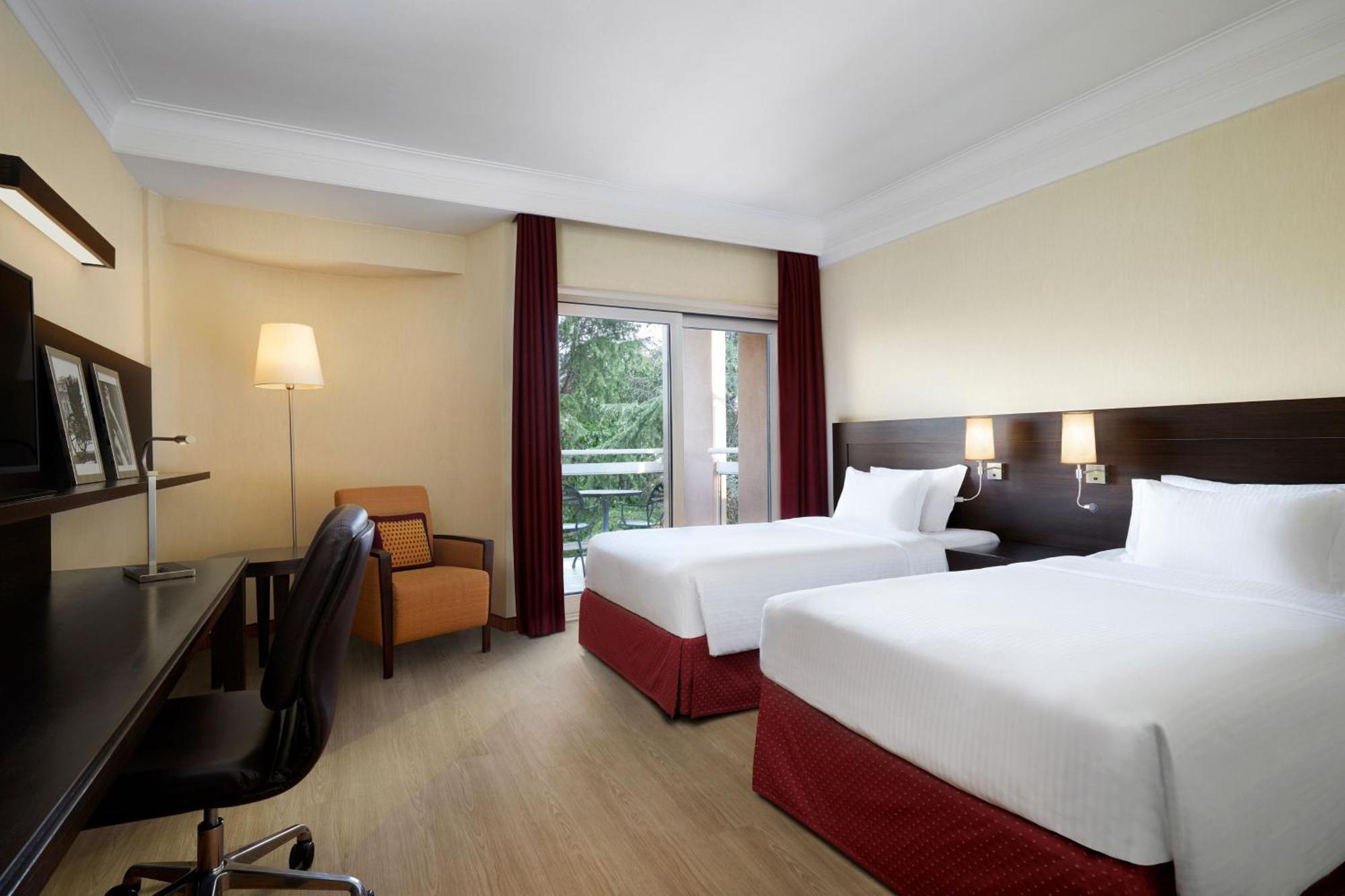 Courtyard By Marriott Rome Central Park Exterior photo