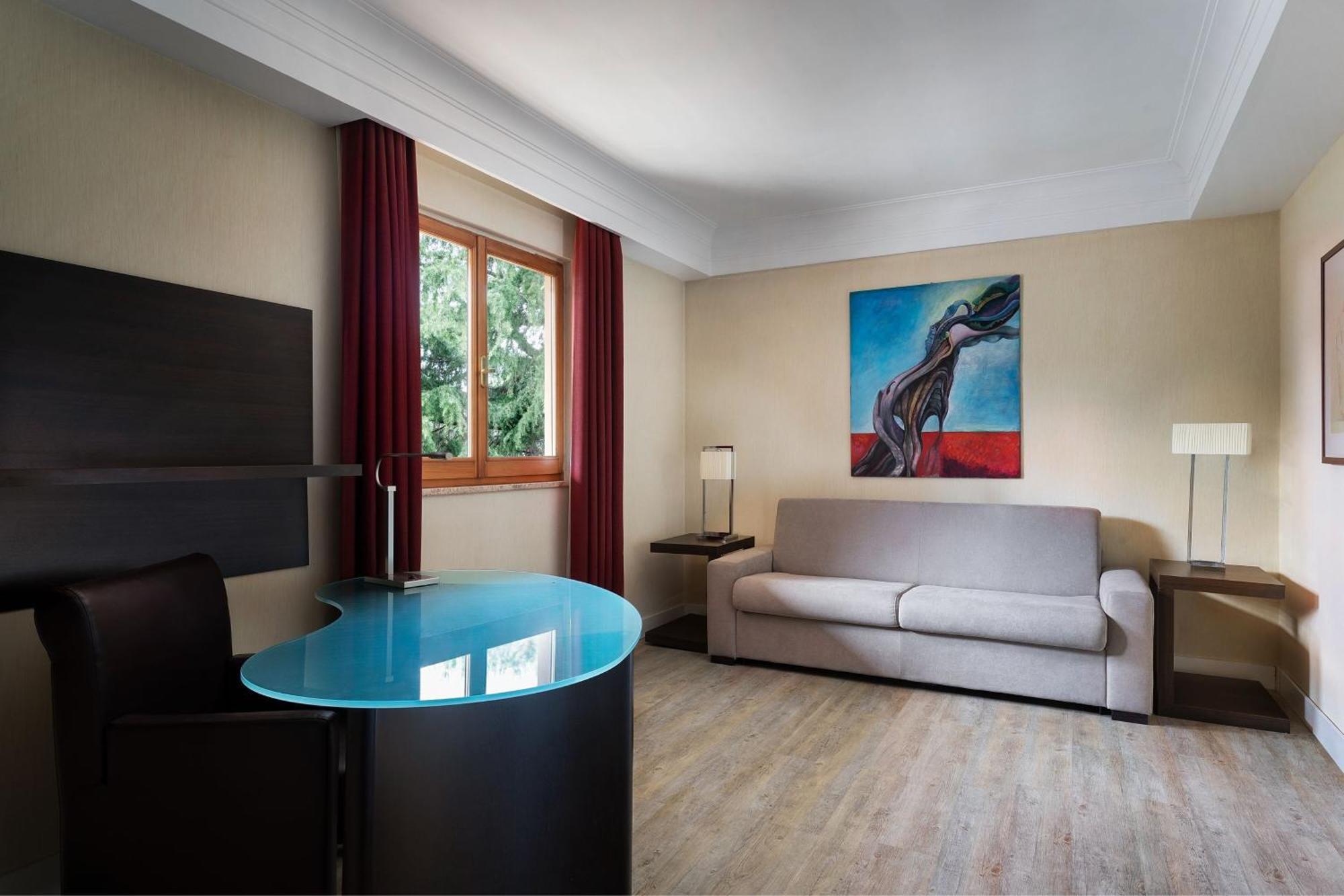 Courtyard By Marriott Rome Central Park Exterior photo