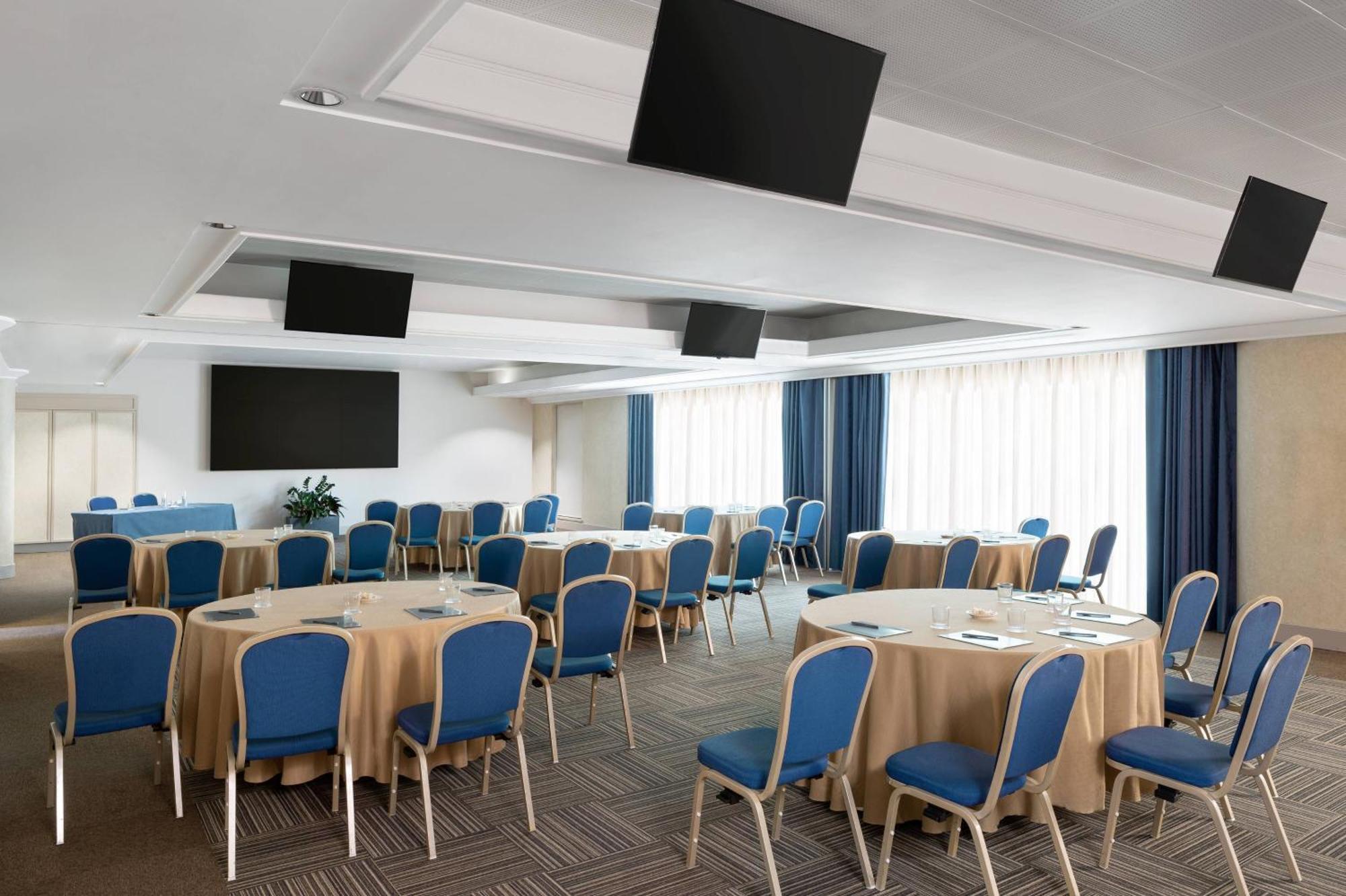 Courtyard By Marriott Rome Central Park Exterior photo