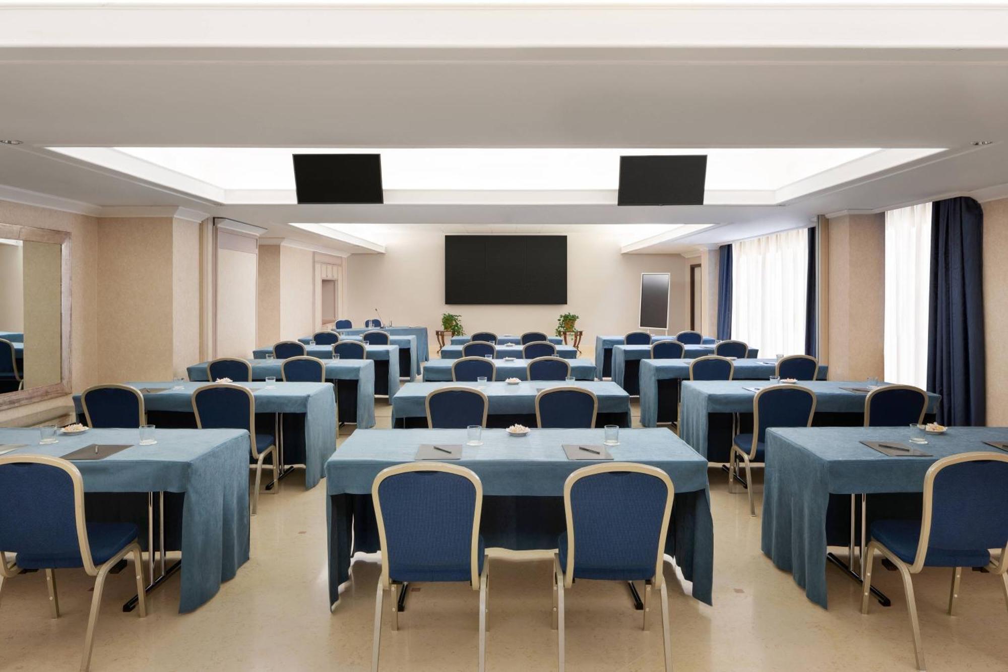 Courtyard By Marriott Rome Central Park Exterior photo