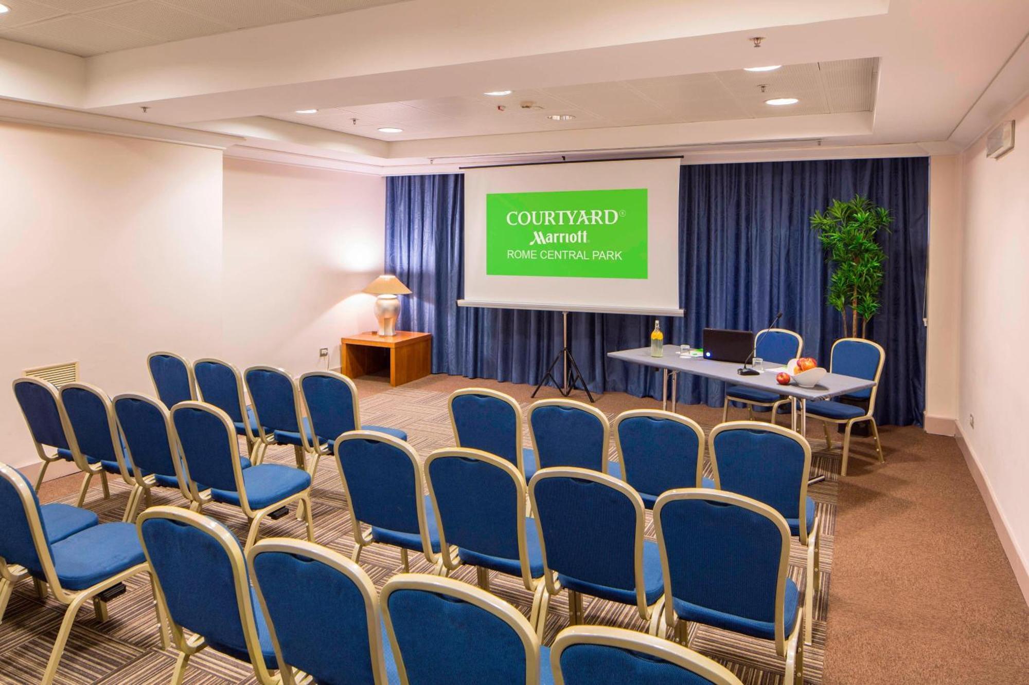 Courtyard By Marriott Rome Central Park Exterior photo