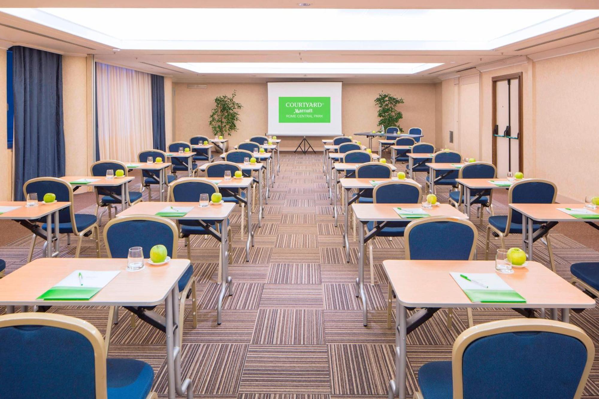 Courtyard By Marriott Rome Central Park Exterior photo