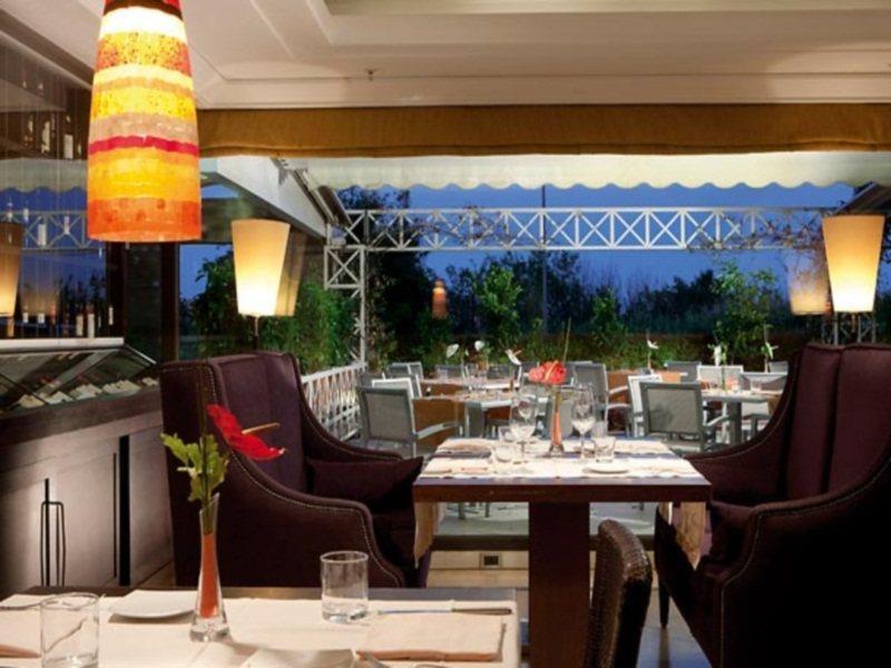 Courtyard By Marriott Rome Central Park Exterior photo