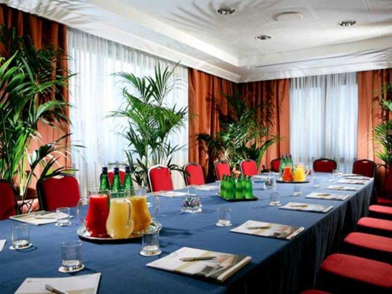Courtyard By Marriott Rome Central Park Facilities photo